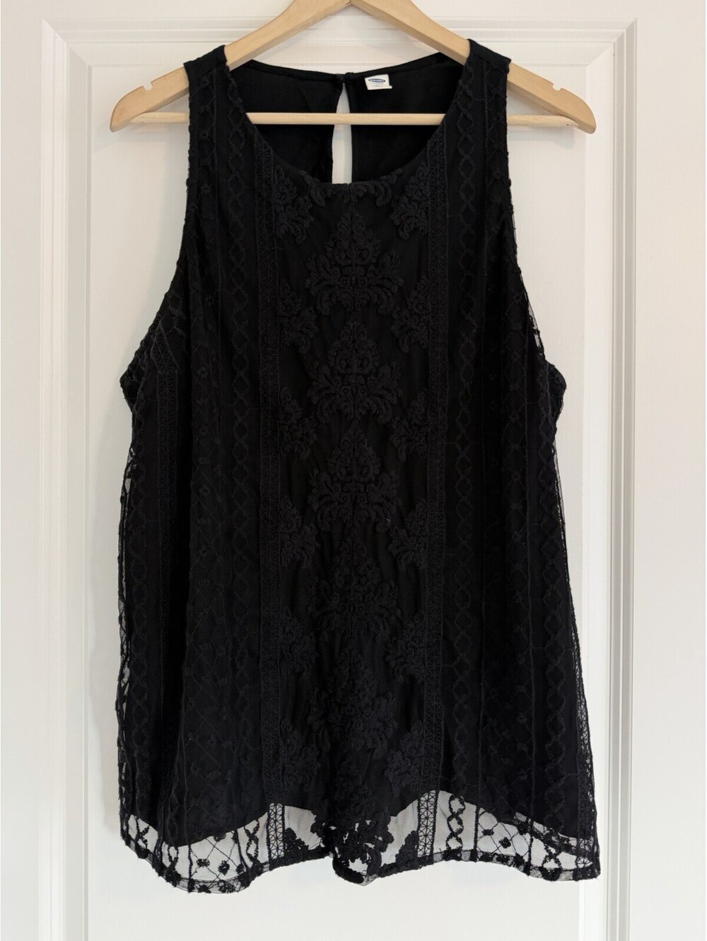 Old Navy Black Lace Overlay Sleeveless Top Size XL Boho Blouse Romantic Chic